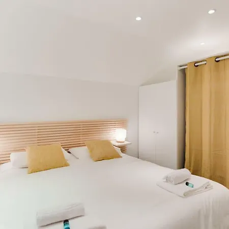 Design Apartment For 4 People Between Louvre & Opera París Exterior foto